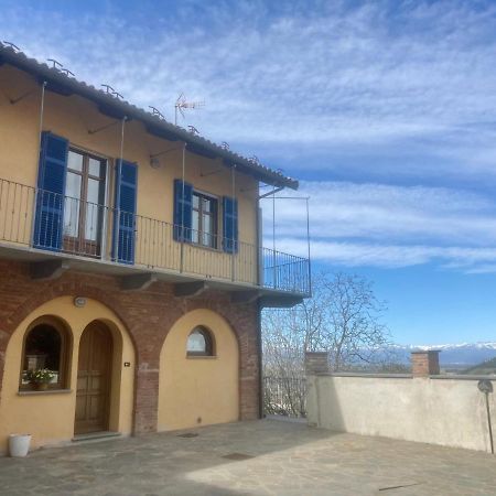 Da Emi - La Casetta In Piazza Monforte dʼAlba Esterno foto