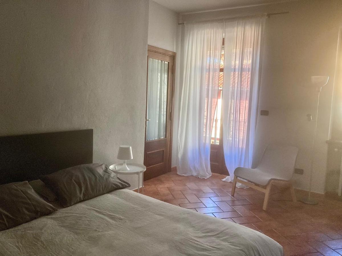 Da Emi - La Casetta In Piazza Monforte dʼAlba Esterno foto