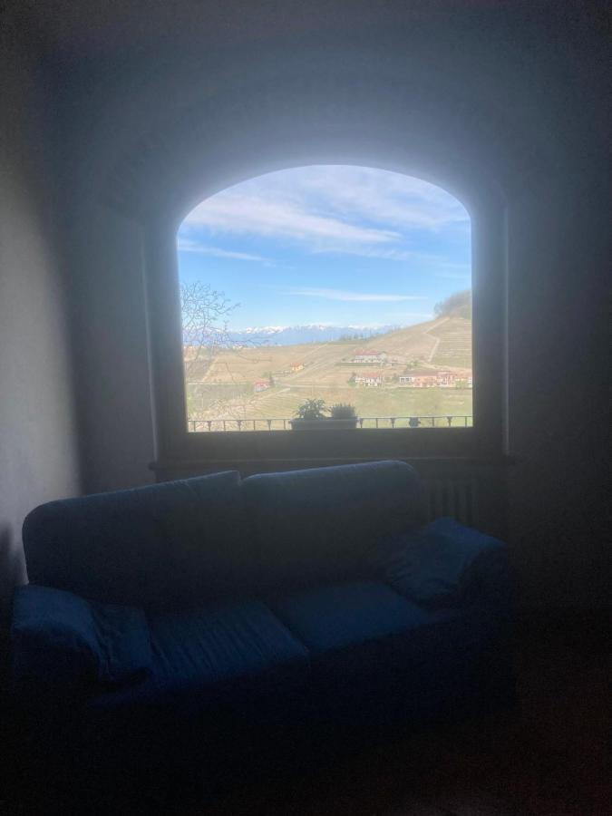 Da Emi - La Casetta In Piazza Monforte dʼAlba Esterno foto